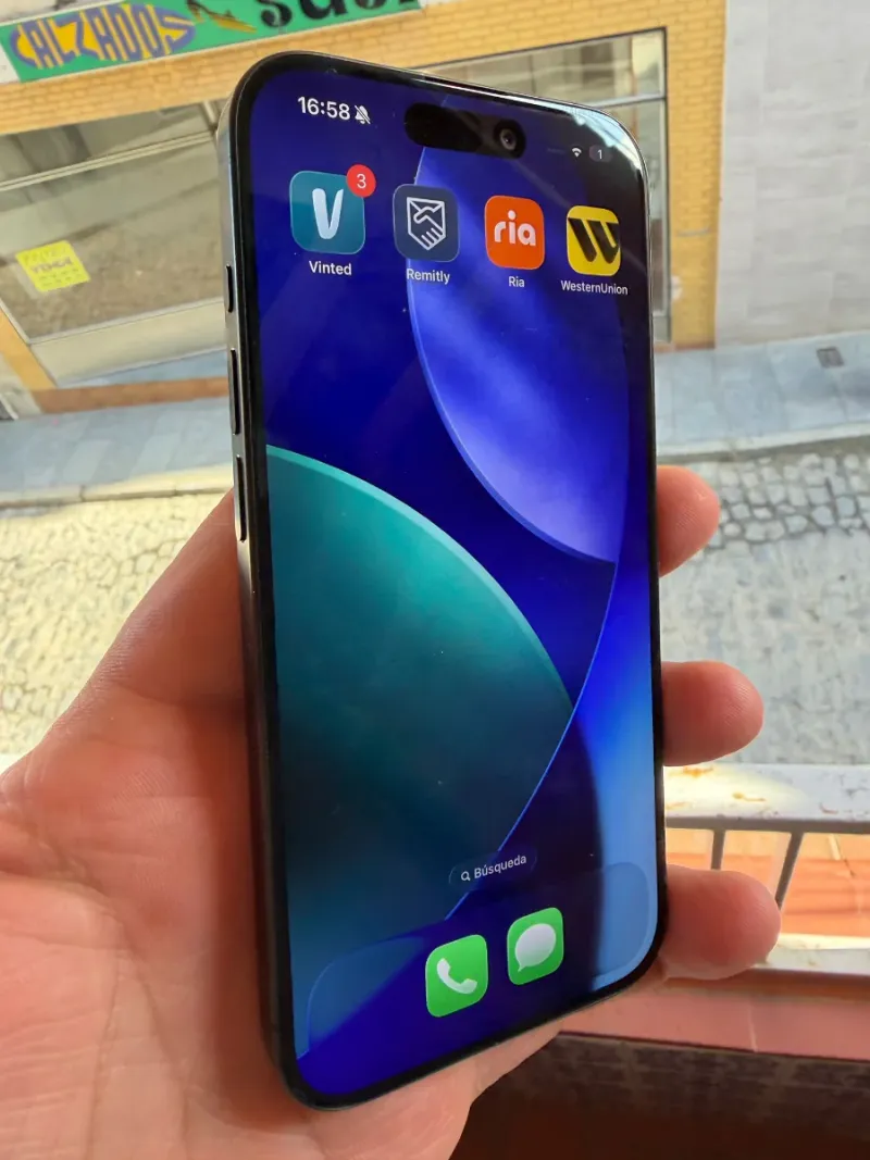 iPhone 15 pro impecable estado afbeelding 5
