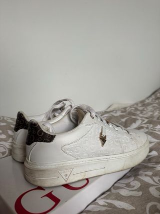 Zapatos Guess Blancos