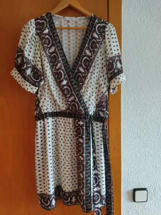 Vestido estampado cruzado, negociable