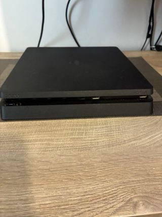 PS4 Slim Nera + Giochi e Accessori