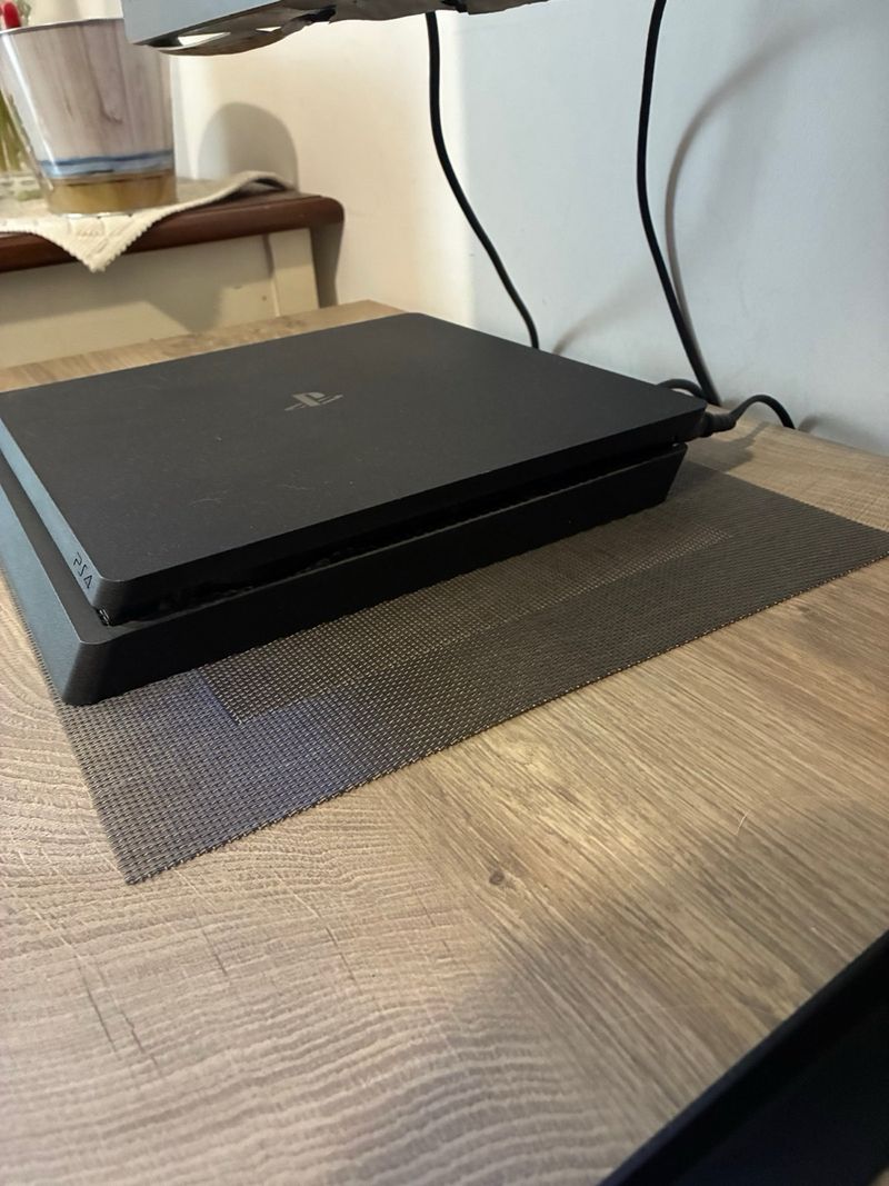 PS4 Slim Negra + Juegos y Accesorios afbeelding 4