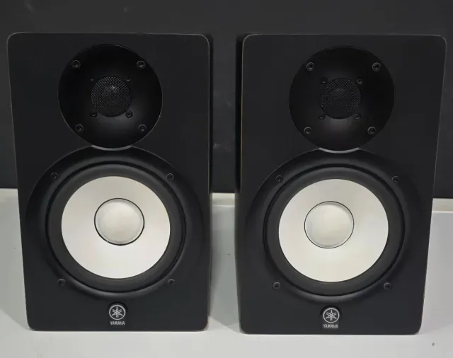 Monitores Yamaha HS5 Negros