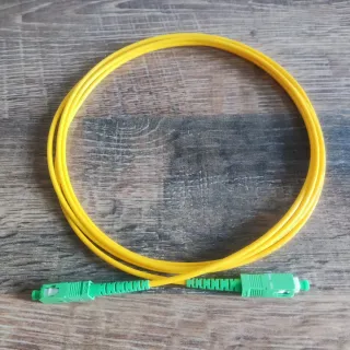 Cable de Fibra Óptica Amarillo