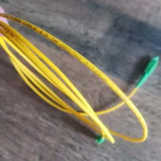 Cable de Fibra Óptica Amarillo