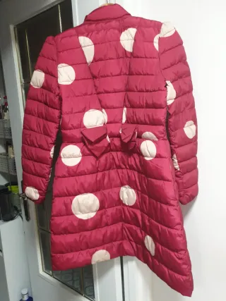 Plumífero original lunares rojo y beige