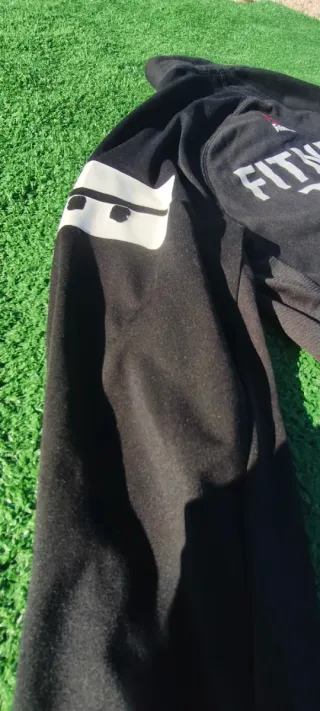 Sudadera Fitness Reebok Negra