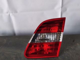 Mercedes 52240 a1698201264 piloto tras der clase b