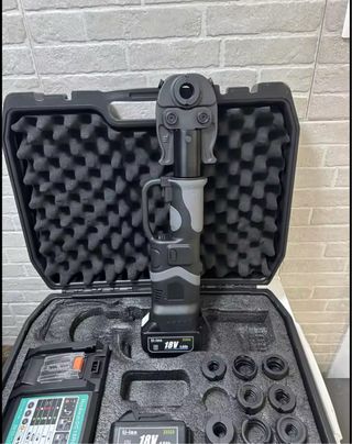 Pressatrice idraulica a batteria