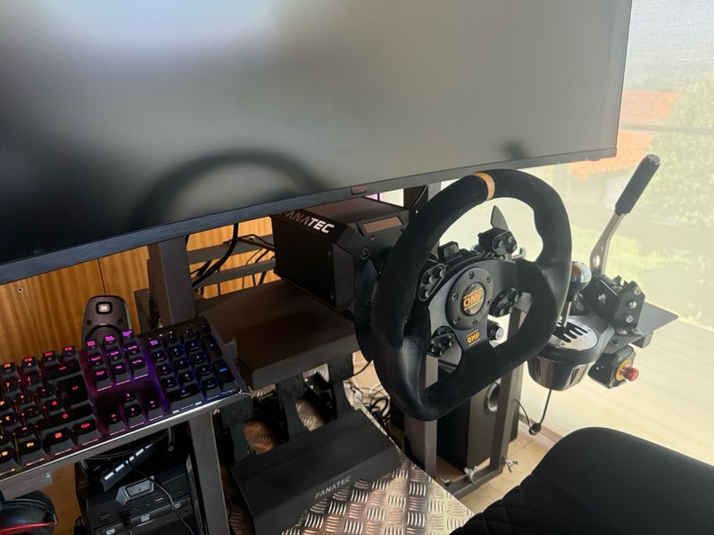 Fanatec DD1 + Hub + Pedales + killswitch