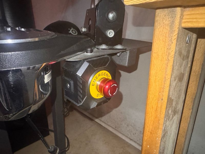 Fanatec DD1 + Hub + Pedales + killswitch afbeelding 4