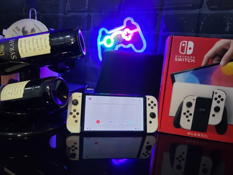 Nintendo Switch OLED Blanca y Negra