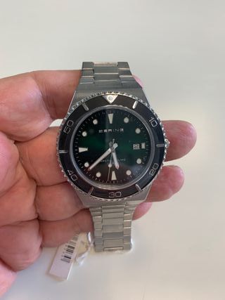 Reloj Bering Deportivo Reflejos verdes  y Plateado