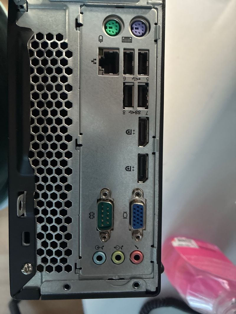Lenovo ThinkCentre AMD Ryzen 500gb hdd - 4 gb RAM afbeelding 3