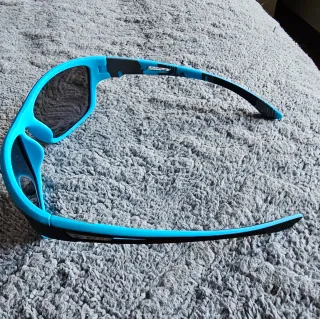 Gafas de sol deportivas azules y negras