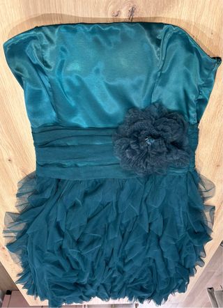 Vestido fiesta palabra de honor verde