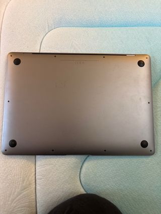 Macbook air 2019 - A1932 PARA PIEZAS - NO ENCIENDE