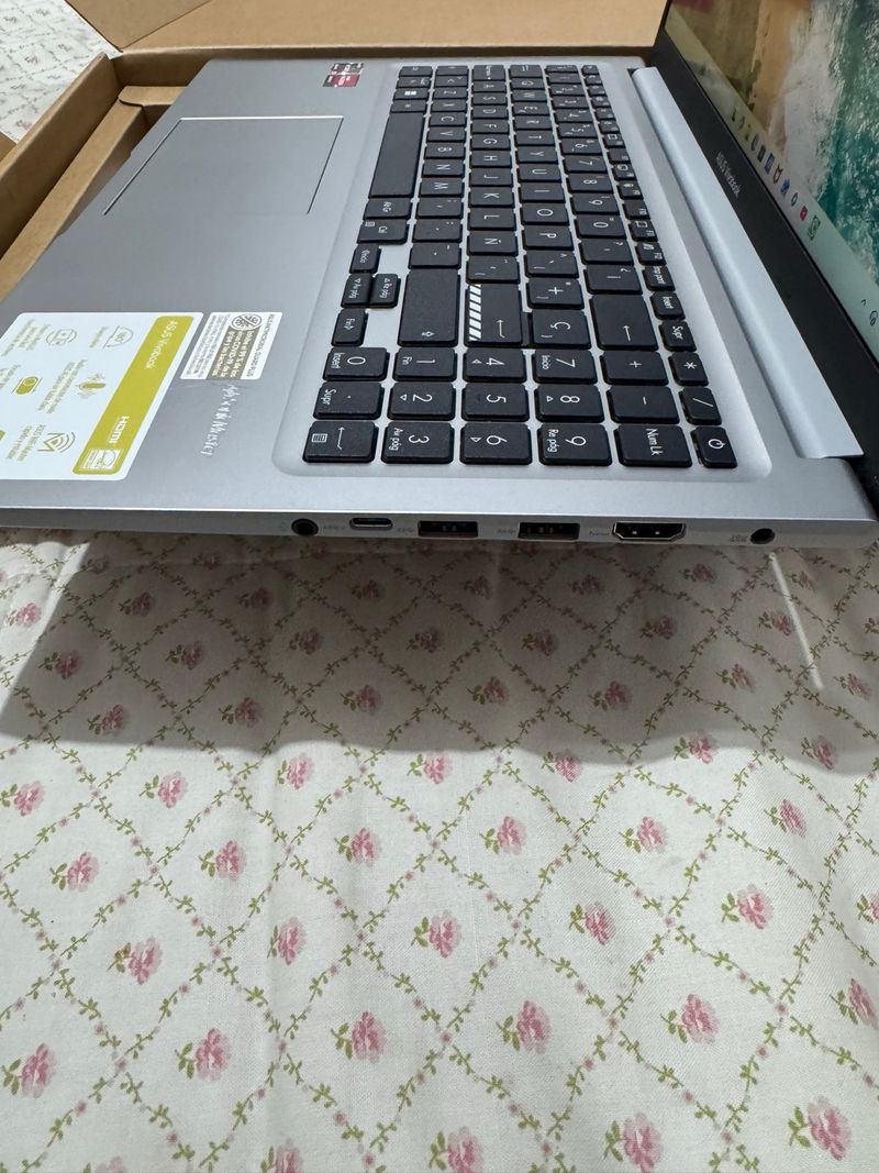 Portátil ASUS Vivobook Nuevo Sin Usar afbeelding 7