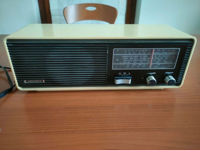 Radio Vintage Grundig Beige/Negro