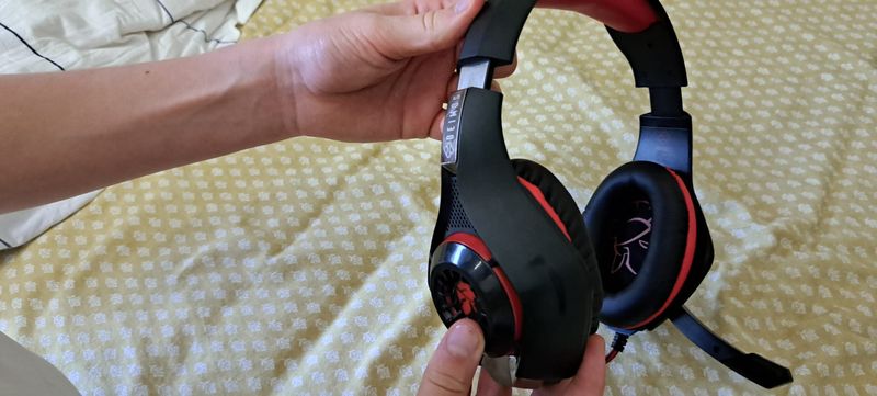 Auriculares Gaming Negros y Rojos