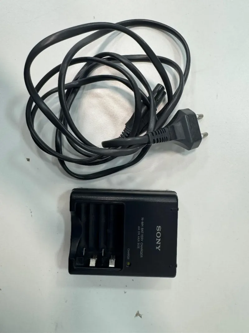 Cargador Pilas Sony BC-CS2B AA/AAA