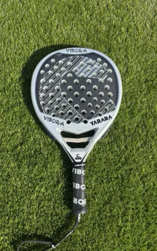 Pala de pádel Mustang NB os viene un pak