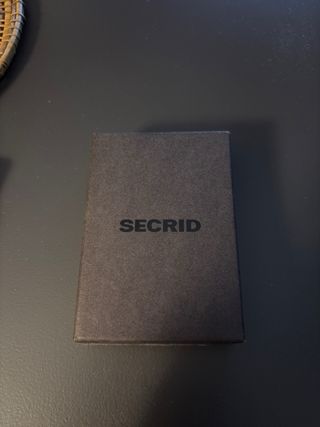 Cartera Secrid antirrobo nueva morada