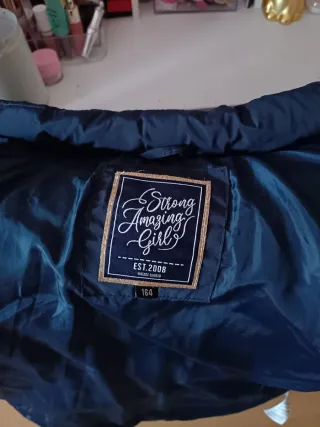 Abrigo niña azul marino con capucha