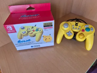 Mando Hori Pikachu Clásico Nintendo Switch