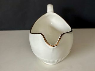 🇫🇷 Salsera porcelana con borde dorado