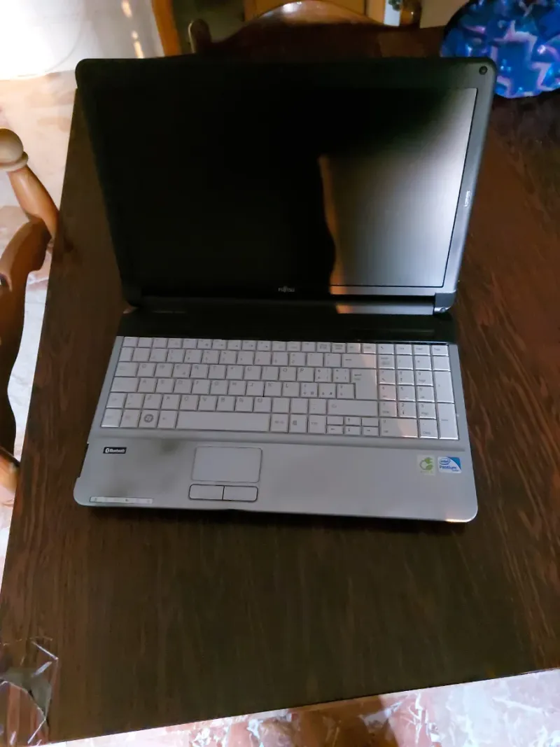 Portátil Fujitsu Lifebook A530