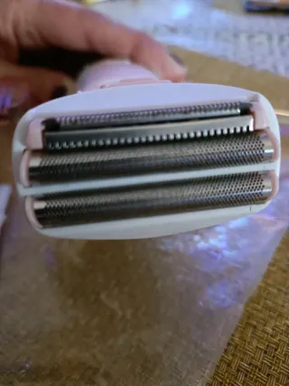 Depiladora Afeitadora Eléctrica Rosa y Blanca