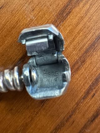 Bracciale Pandora con chiusura a barilotto