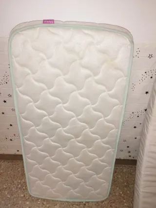 Cuna de viaje Bebeconfort con colchón