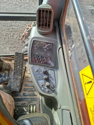 RETROEXCAVADORA FIAT HITACHI EX165W