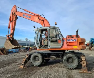 RETROEXCAVADORA FIAT HITACHI EX165W