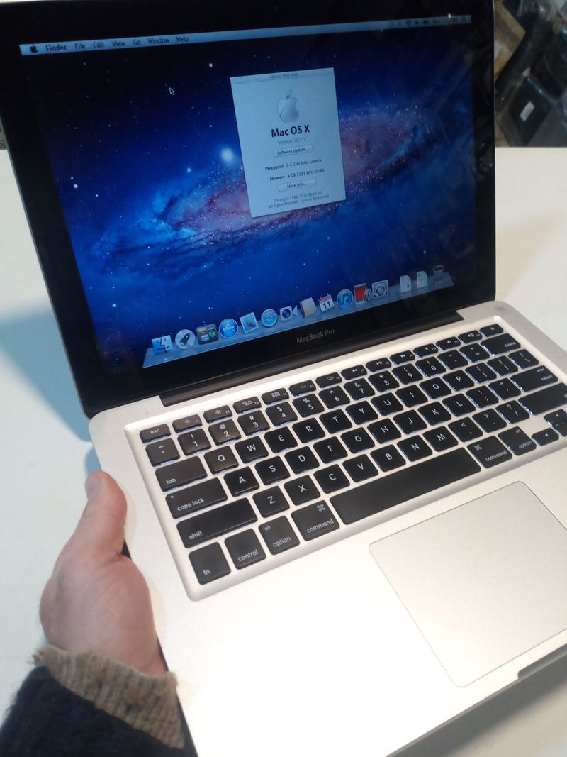 MacBook Pro 13 Core i5 4GB RAM SSD 256GB