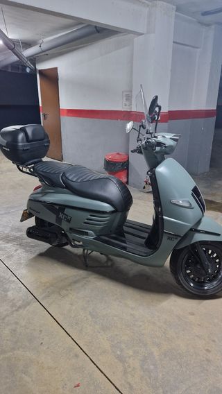 Peugeot Django 125cc verde Scooter