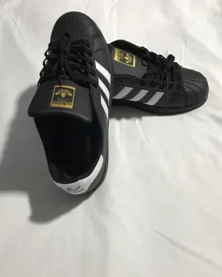 Adidas Superstar Zapatillas Negras y Blancas