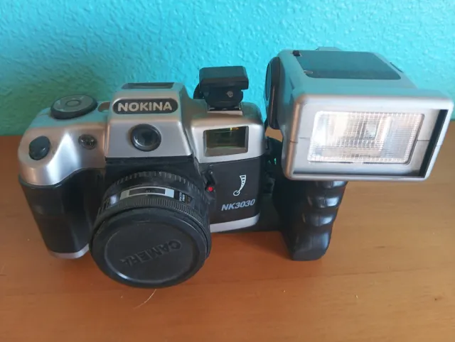 Cámara Nokina NK3030 con Flash