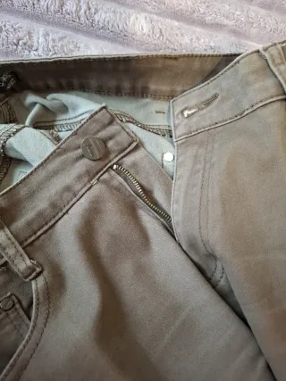 Pantalón Guess Verde Oliva Talla 30