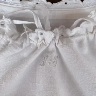 Camisón antiguo blanco