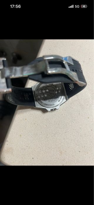 Reloj de chico plateado y negro