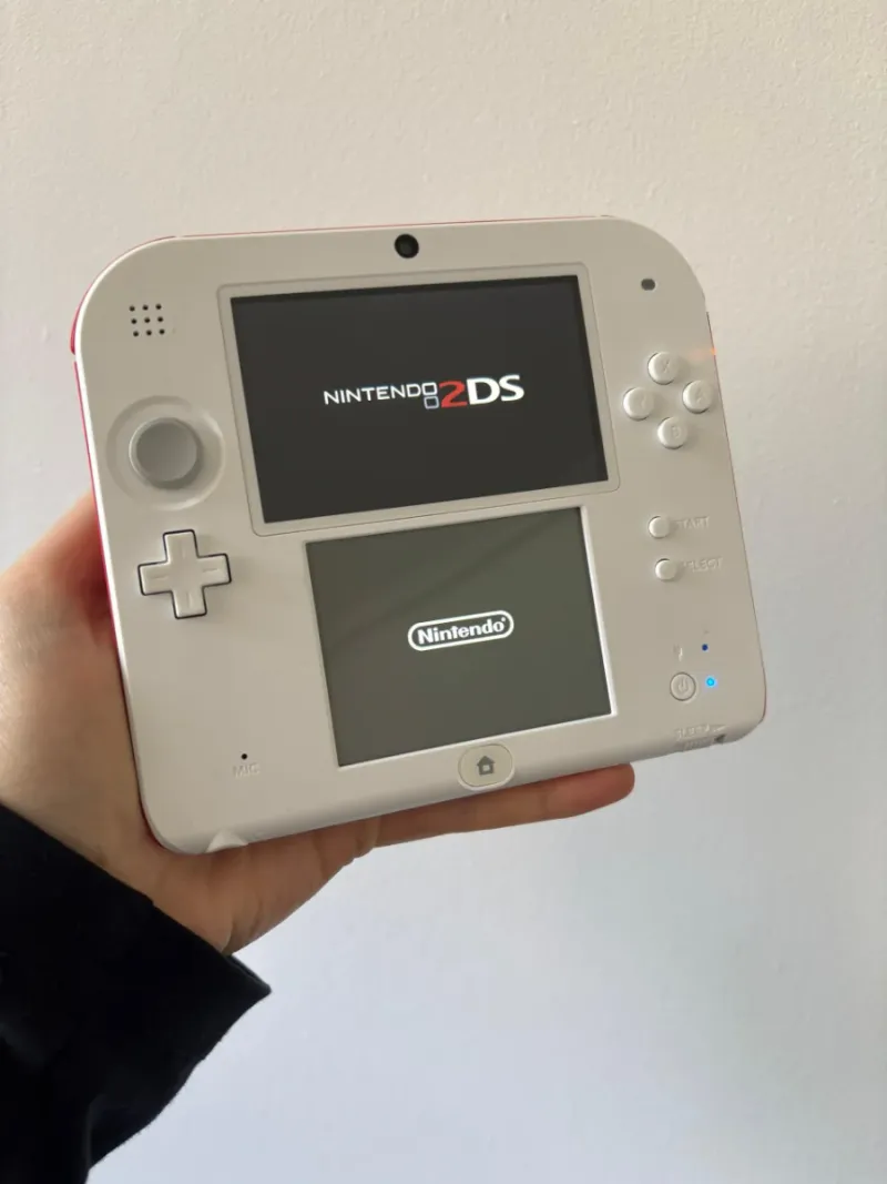 Nintendo 2DS Roja y Blanca