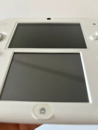 Nintendo 2DS Roja y Blanca