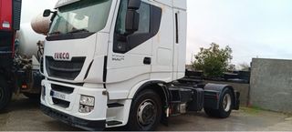 Camión Tractor Iveco Áridos y Hormigones