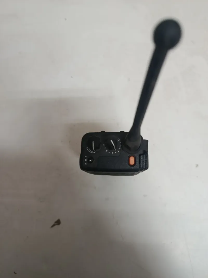 Radio Motorola HT1000 16 Canales afbeelding 5