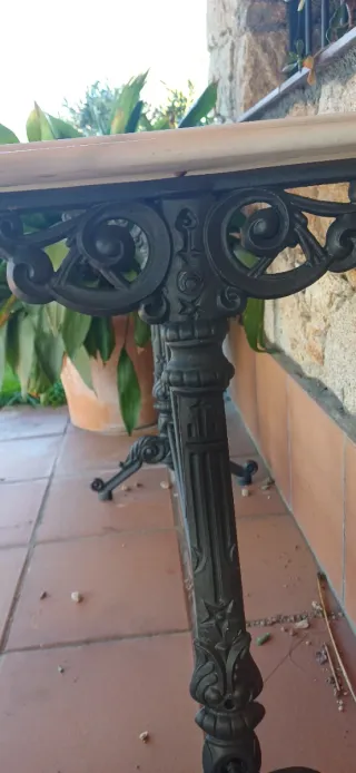 Mesa de mármol y metal 110x55x75