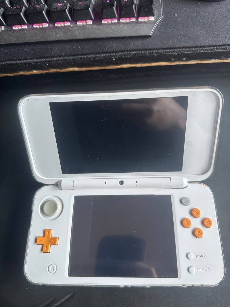 NEW Nintendo 2DS XL afbeelding 3