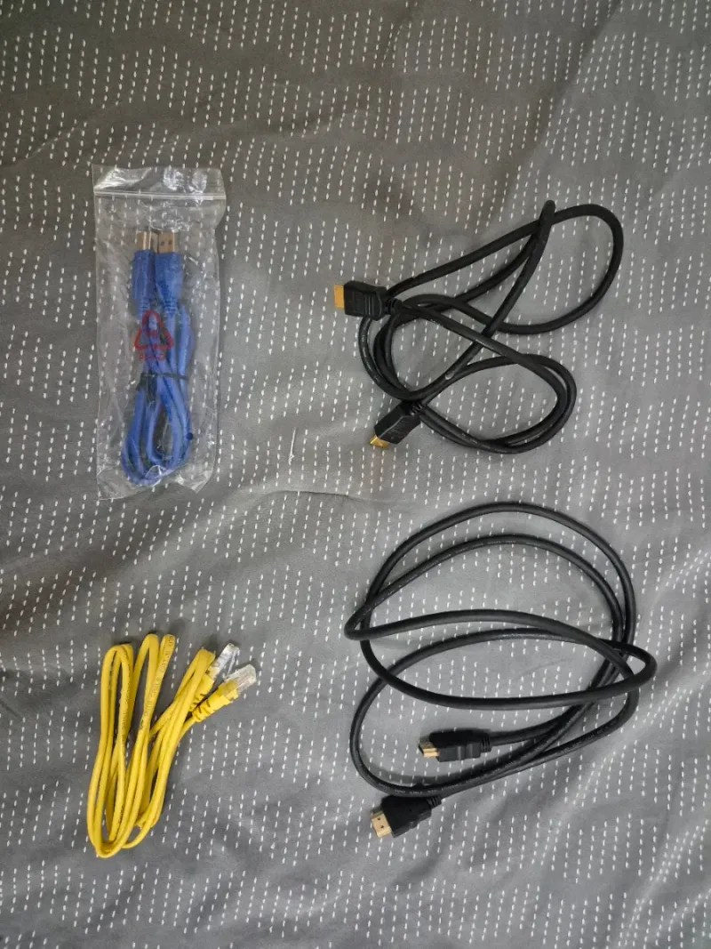 Cables HDMI, Ethernet y USB 3.0