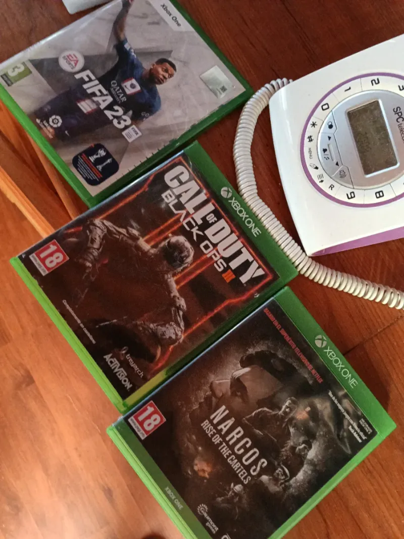 Xbox One Blanco y Negro más tres juegos. afbeelding 4